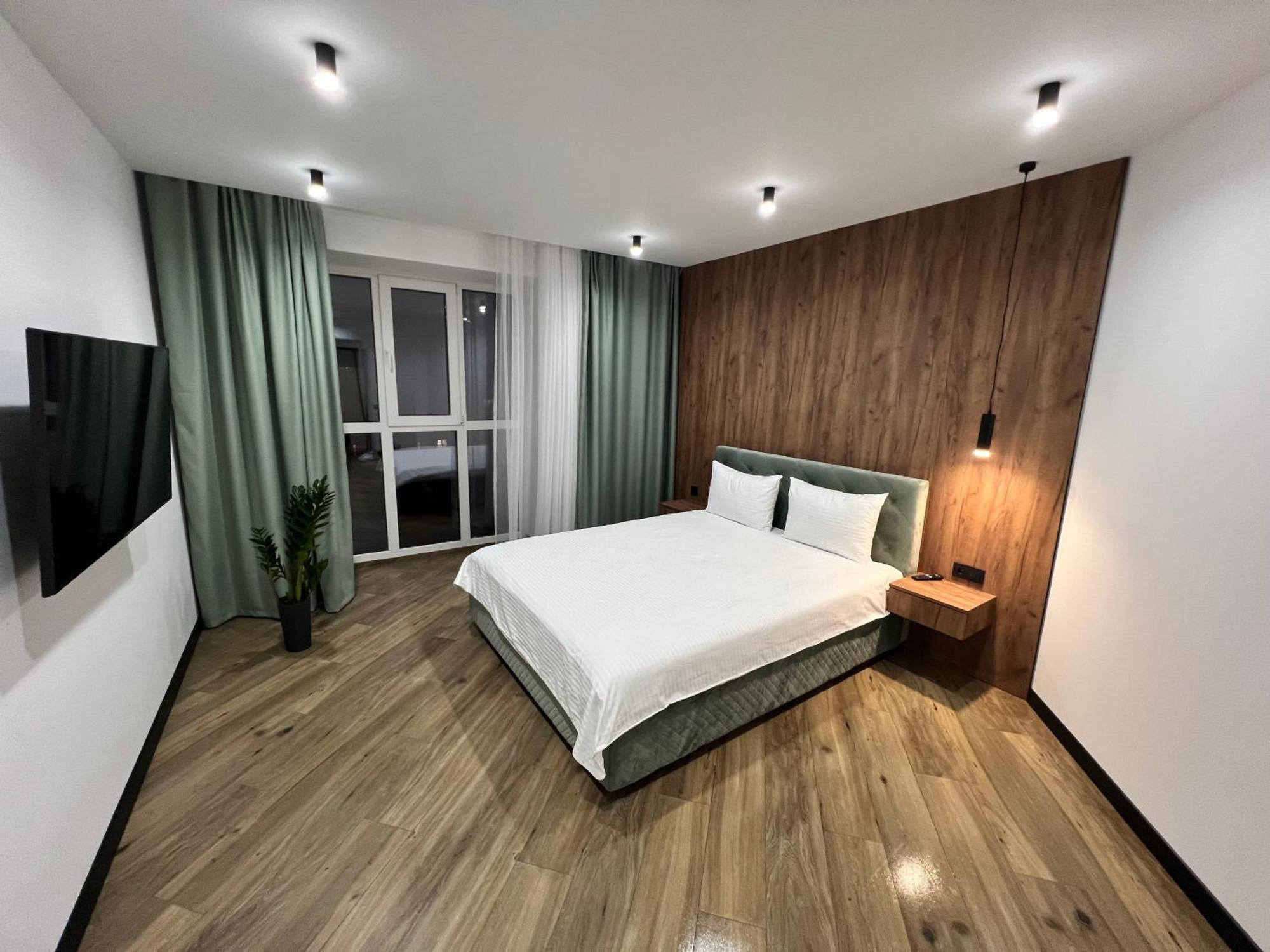 Люкс Апартаменти Район Автовокзалу В Жкарена Та Жк Great House Поблизу Обласноі Лікарні Rivne Buitenkant foto