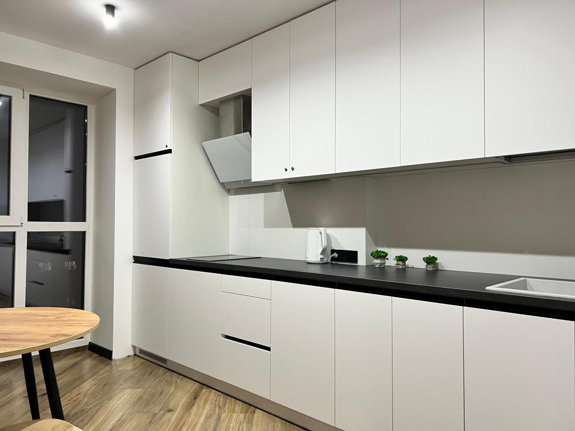 Люкс Апартаменти Район Автовокзалу В Жкарена Та Жк Great House Поблизу Обласноі Лікарні Rivne Buitenkant foto